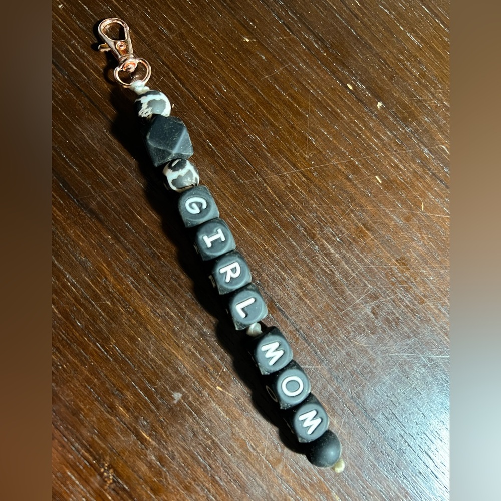 Handmade “Girl Mom” Keychain ✨